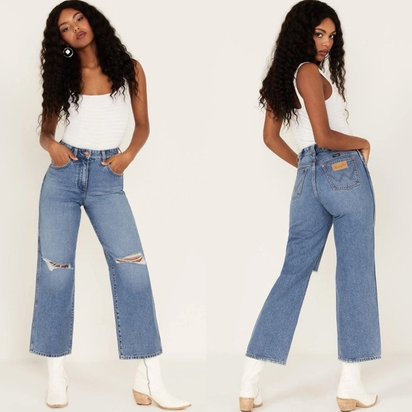 Wrangler Denim - Wrangler Women's Medium Wash High Rise Relaxed Mom Jeans 112322812 Distressed 28